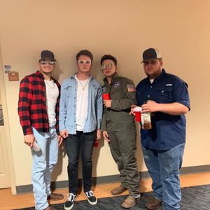 Meet your Posher, Sam